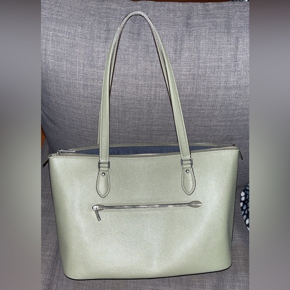 Lite green coach purse - Picture 3 of 5